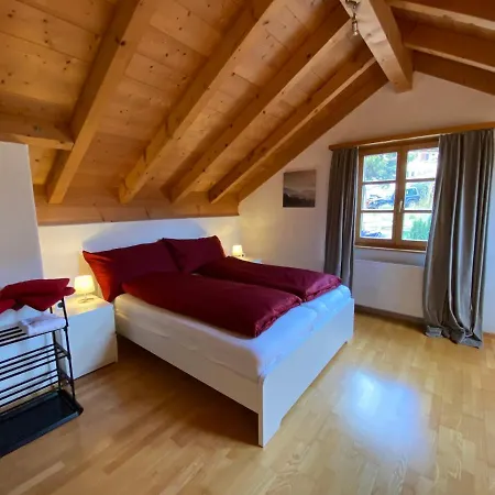 Atelier 67 לינה וארוחת בוקר Obersaxen